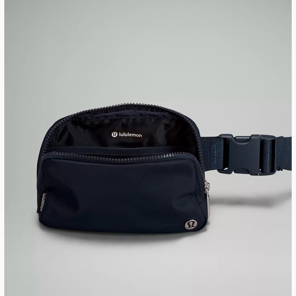 NWT Lululemon Everywhere Belt Bag